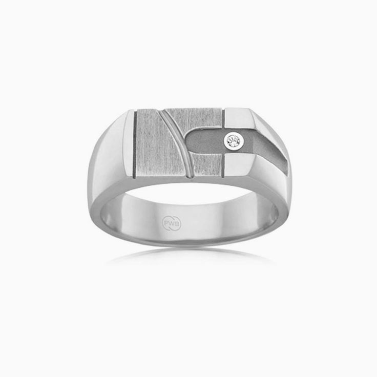 Grooved Signet Ring With Diamond