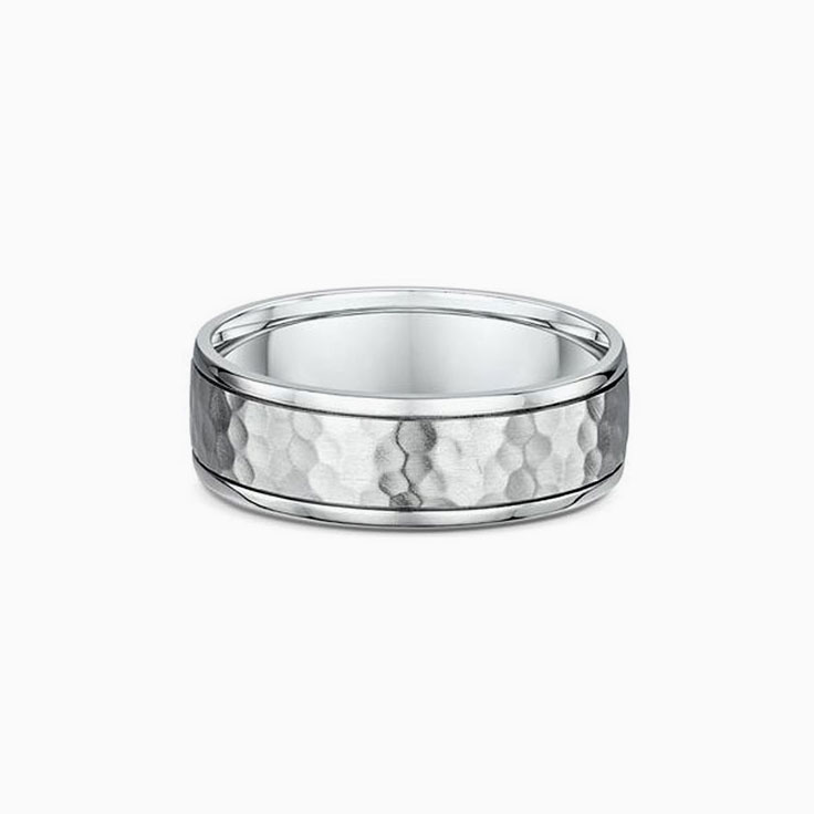 Centre patterned mens ring 874A00