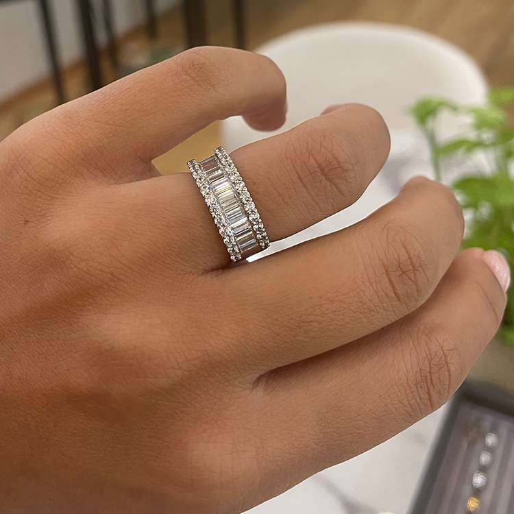 Baguette diamond ring