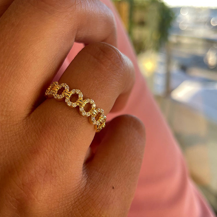 Diamond link ring