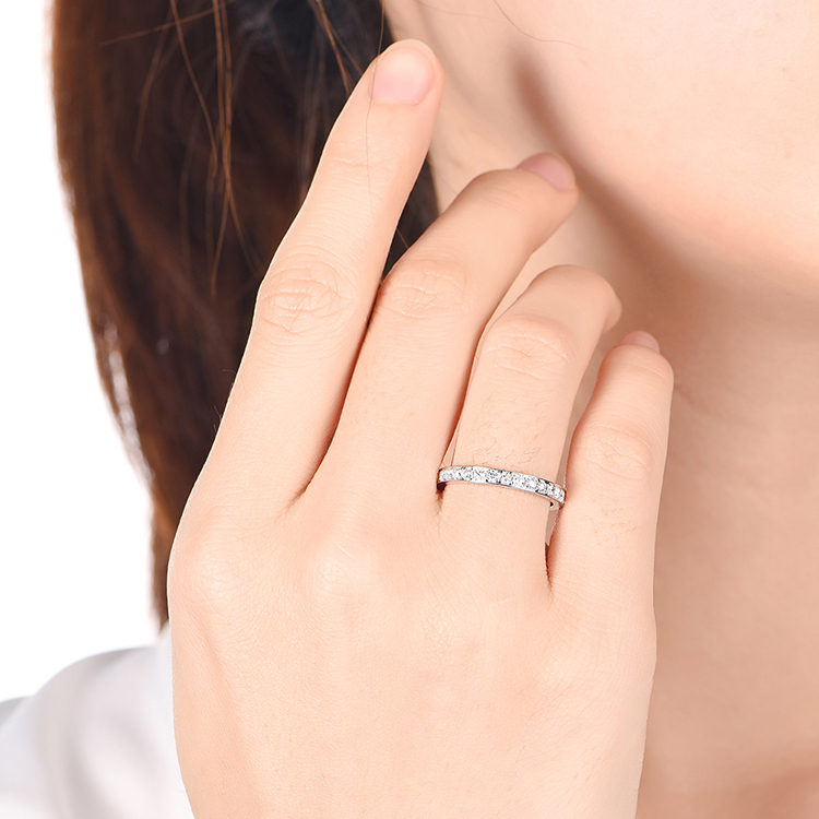 Round Diamond Pave set ring