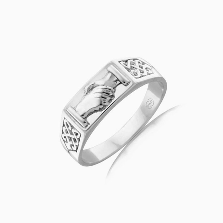 Carved signet ring J4247