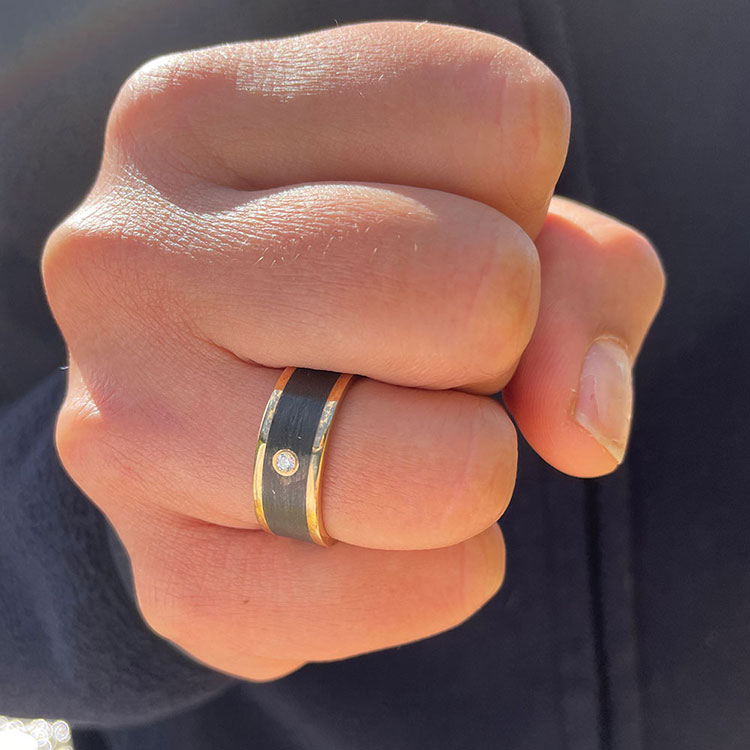 Diamond and carbon fibre ring 591B02