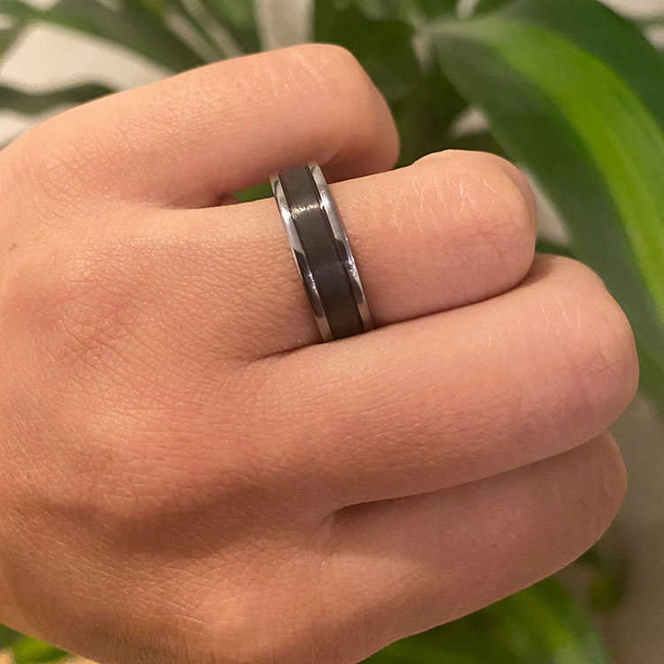 Carbon fibre and tantalum ring 589B03