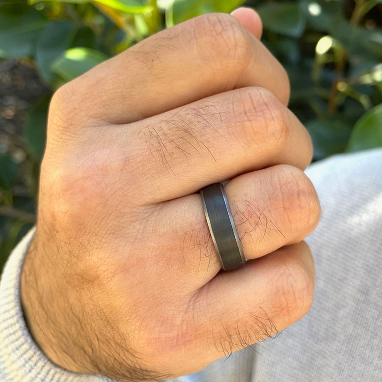 Carbon fibre and tantalum ring 631B05