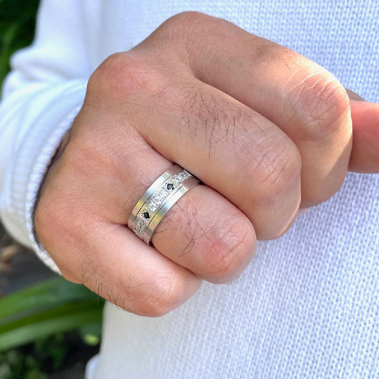 Diamond and Grooved mens ring 7050