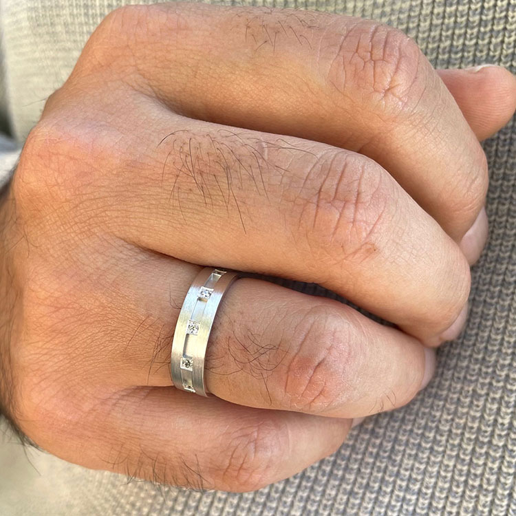 Mens diamond ring 7065